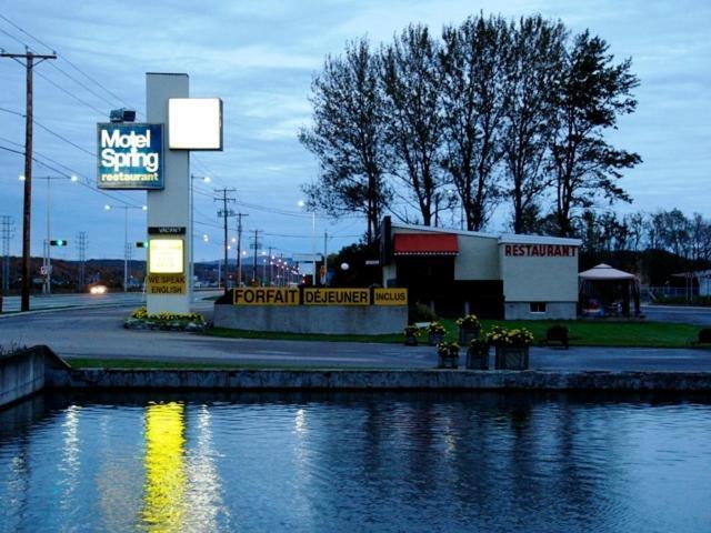 Motel Spring Chateau Richer Luaran gambar